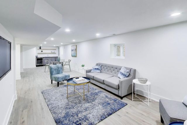 4912 W Drummond Place, Chicago, IL 60639