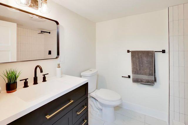 4912 W Drummond Place, Chicago, IL 60639