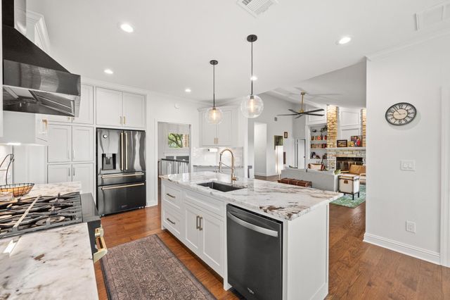 1528 Ben Crenshaw WAY, Austin, TX 78746