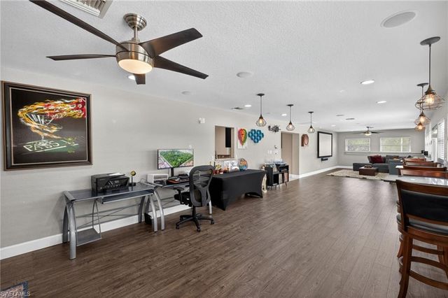 358 Morse PLZ, Fort Myers, FL 33905