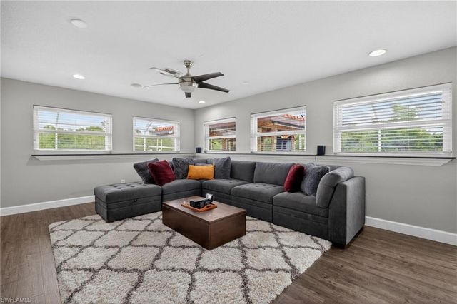 358 Morse PLZ, Fort Myers, FL 33905