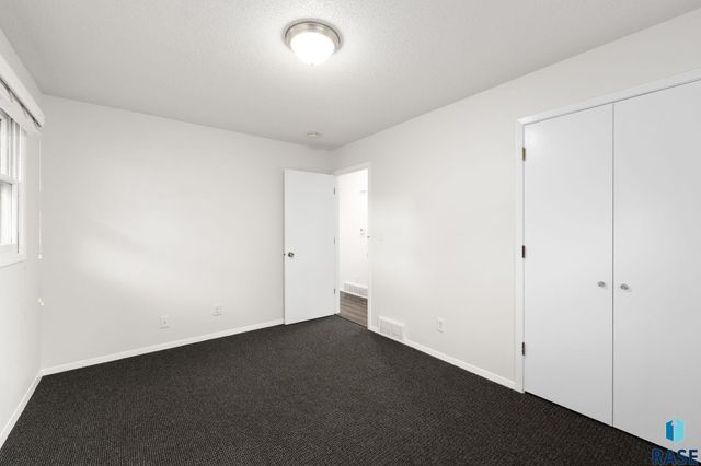 4013 S Drexel Dr Drive, Sioux Falls, SD 57106
