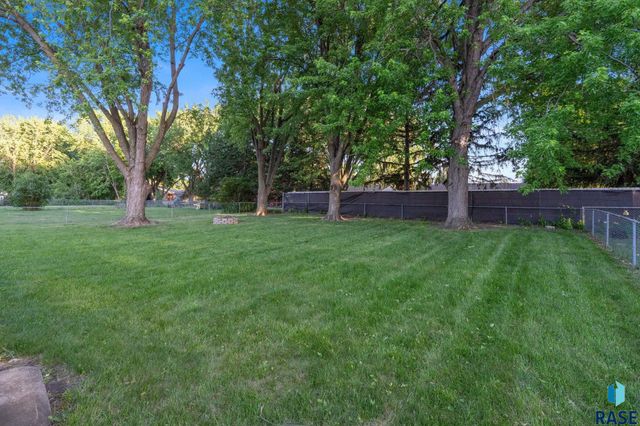 4013 S Drexel Dr Drive, Sioux Falls, SD 57106
