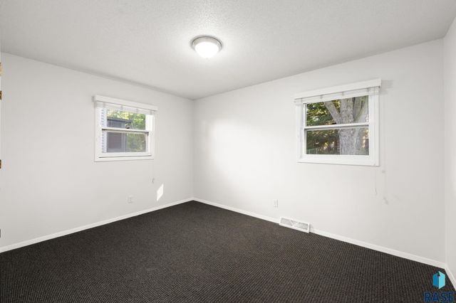 4013 S Drexel Dr Drive, Sioux Falls, SD 57106