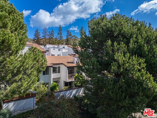 17243 Palisades Circle, Pacific Palisades, CA 90272