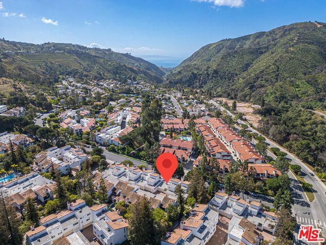 17243 Palisades Circle, Pacific Palisades, CA 90272