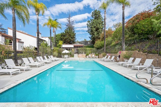 17243 Palisades Circle, Pacific Palisades, CA 90272