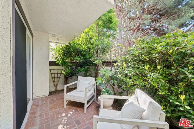17243 Palisades Circle, Pacific Palisades, CA 90272