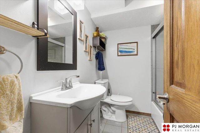 2921 S 104th Street, Omaha, NE 68124