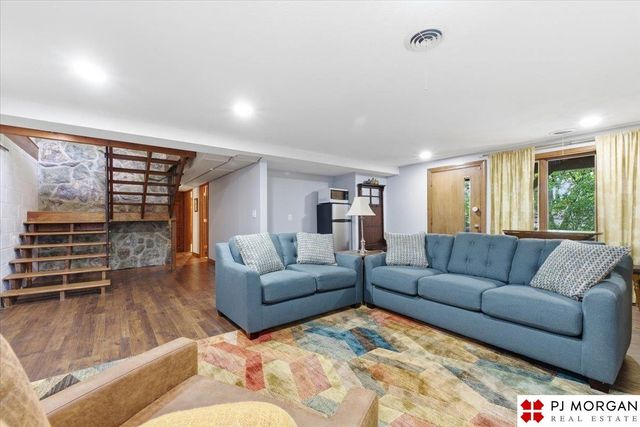 2921 S 104th Street, Omaha, NE 68124