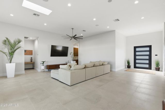 37913 N 14TH Avenue, Phoenix, AZ 85086