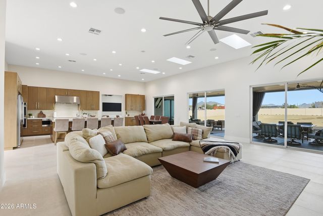 37913 N 14TH Avenue, Phoenix, AZ 85086