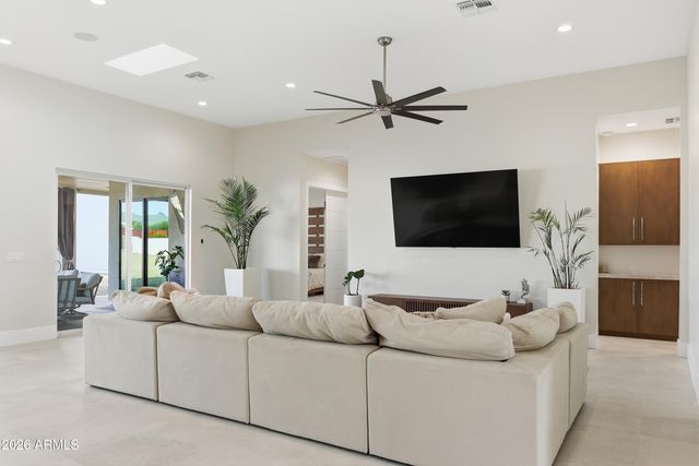 37913 N 14TH Avenue, Phoenix, AZ 85086