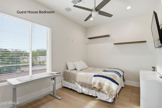 37913 N 14TH Avenue, Phoenix, AZ 85086