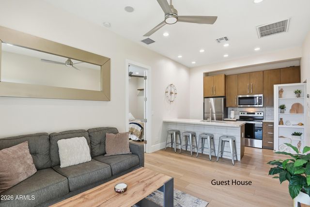 37913 N 14TH Avenue, Phoenix, AZ 85086