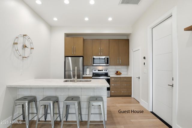 37913 N 14TH Avenue, Phoenix, AZ 85086