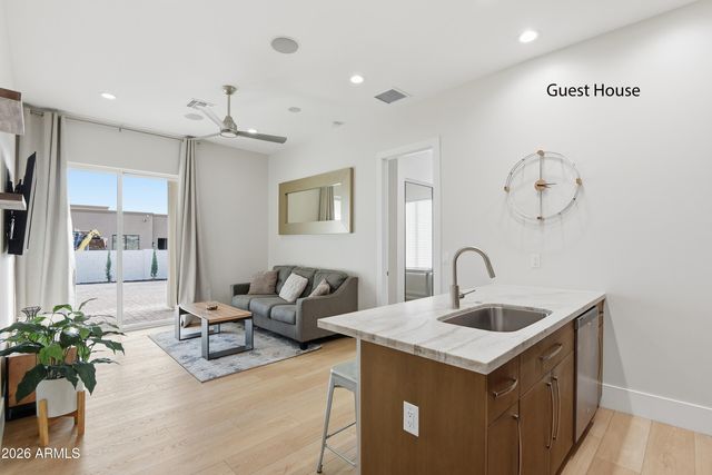 37913 N 14TH Avenue, Phoenix, AZ 85086