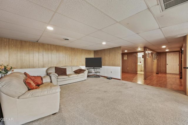 378 White Oak Circle, Kodak, TN 37764