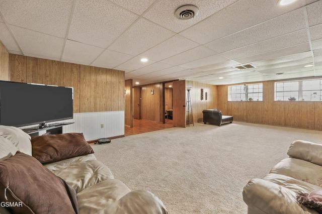 378 White Oak Circle, Kodak, TN 37764