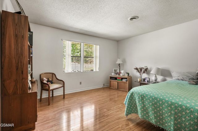 378 White Oak Circle, Kodak, TN 37764