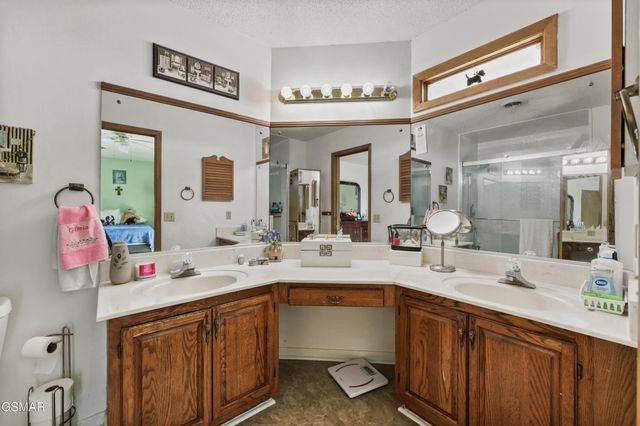 378 White Oak Circle, Kodak, TN 37764