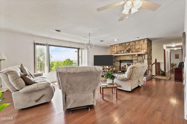 378 White Oak Circle, Kodak, TN 37764