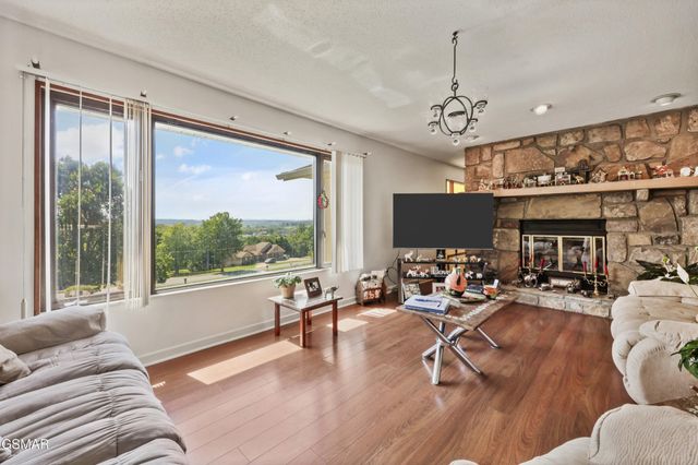 378 White Oak Circle, Kodak, TN 37764
