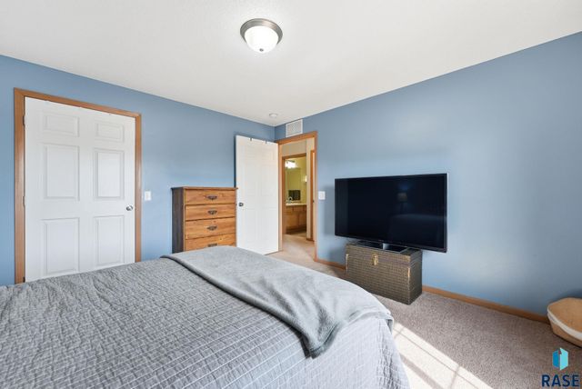 4908 S Klein Ave Avenue 24, Sioux Falls, SD 57106