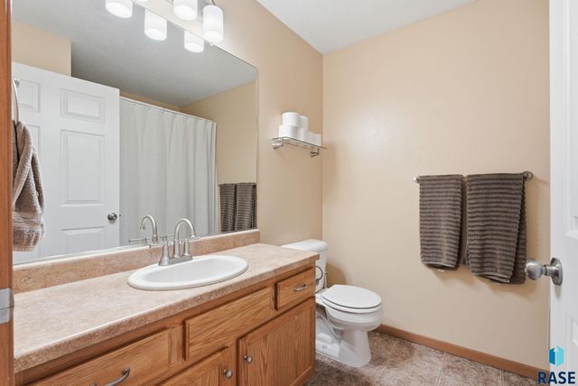 4908 S Klein Ave Avenue 24, Sioux Falls, SD 57106