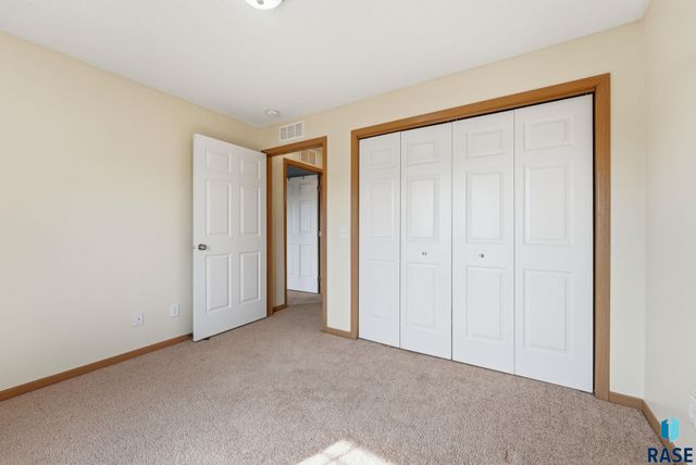 4908 S Klein Ave Avenue 24, Sioux Falls, SD 57106