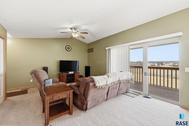 4908 S Klein Ave Avenue 24, Sioux Falls, SD 57106