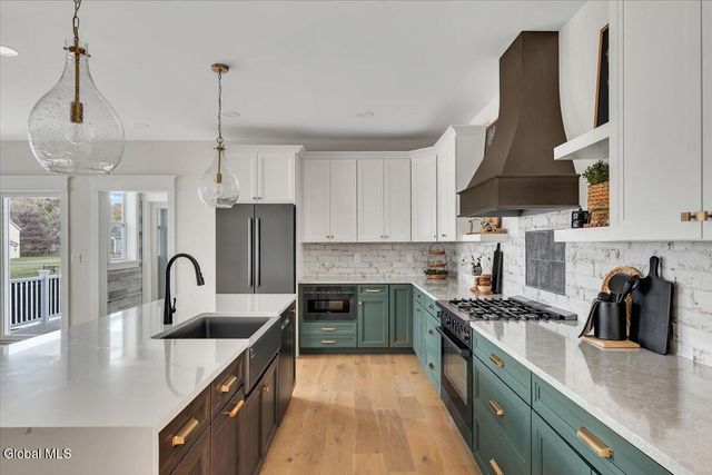 6 Essie Lane, North Greenbush, NY 12180