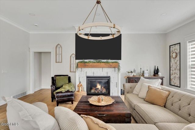 6 Essie Lane, North Greenbush, NY 12180