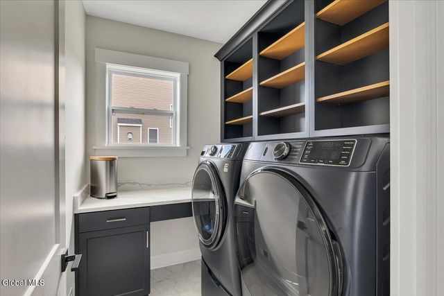 6 Essie Lane, North Greenbush, NY 12180