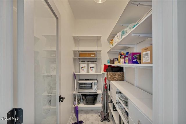 6 Essie Lane, North Greenbush, NY 12180