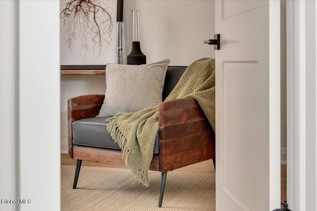 6 Essie Lane, North Greenbush, NY 12180