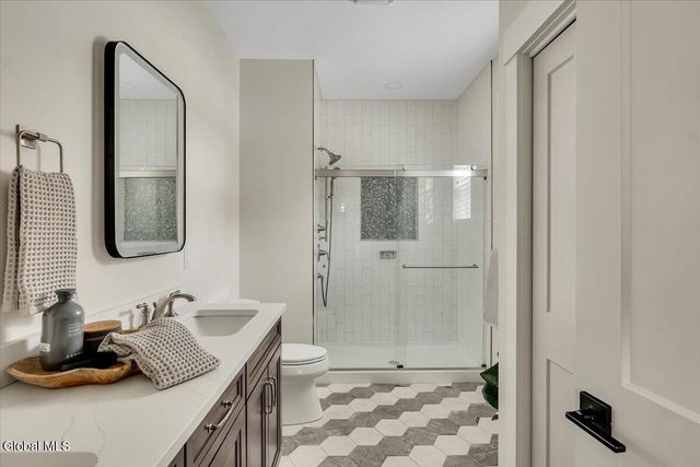 6 Essie Lane, North Greenbush, NY 12180