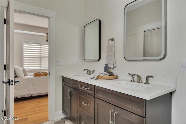 6 Essie Lane, North Greenbush, NY 12180