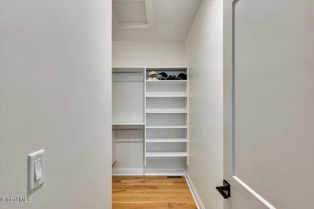 6 Essie Lane, North Greenbush, NY 12180