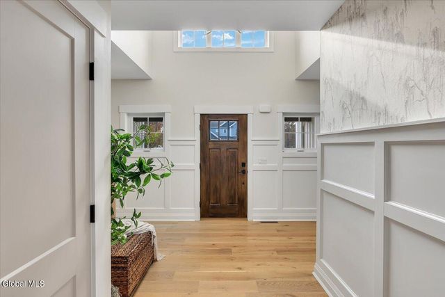 6 Essie Lane, North Greenbush, NY 12180