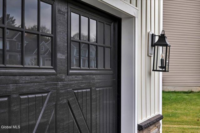 6 Essie Lane, North Greenbush, NY 12180