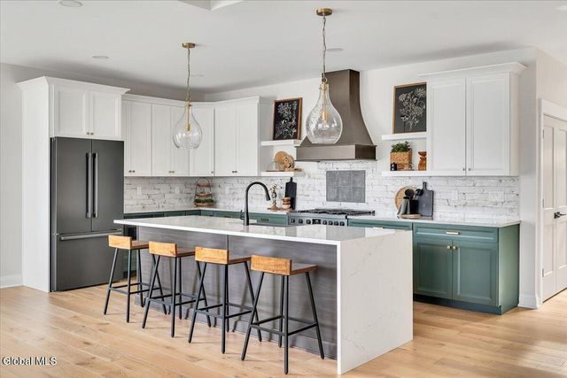 6 Essie Lane, North Greenbush, NY 12180