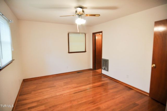 202 West 3rd Avenue, Watauga, TN 37694