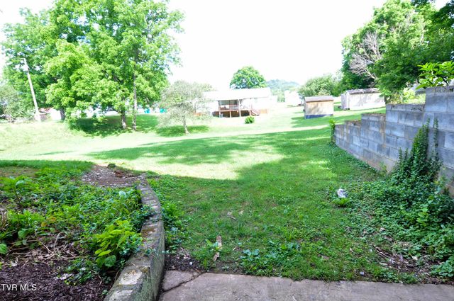 202 West 3rd Avenue, Watauga, TN 37694