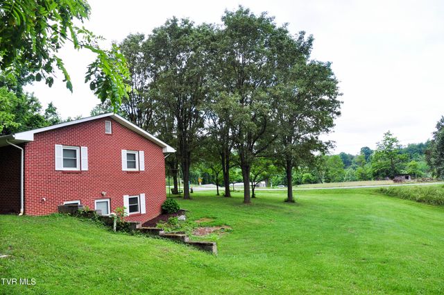 202 West 3rd Avenue, Watauga, TN 37694