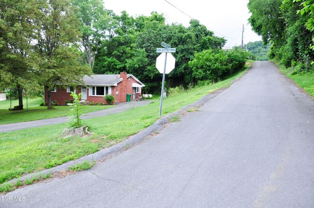 202 West 3rd Avenue, Watauga, TN 37694