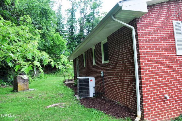 202 West 3rd Avenue, Watauga, TN 37694