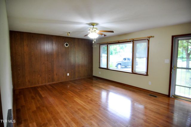 202 West 3rd Avenue, Watauga, TN 37694