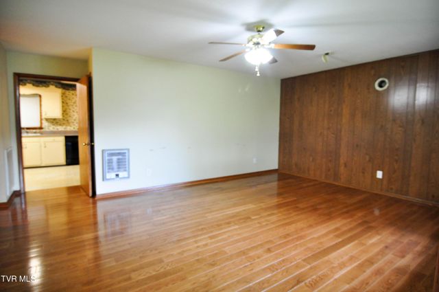 202 West 3rd Avenue, Watauga, TN 37694
