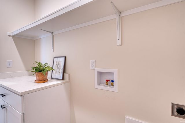 19115 Braeburn Drive, Evansville, IN 47725